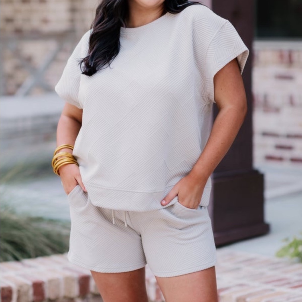 See and be Seen 2 piece textured set in oatmeal